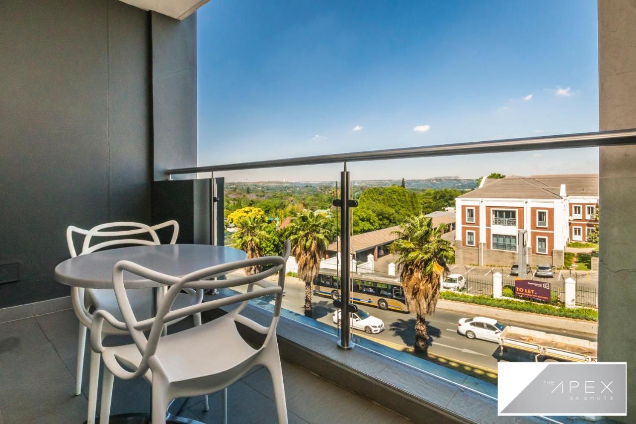 Appartamento The Apex On Smuts Johannesburg Esterno foto